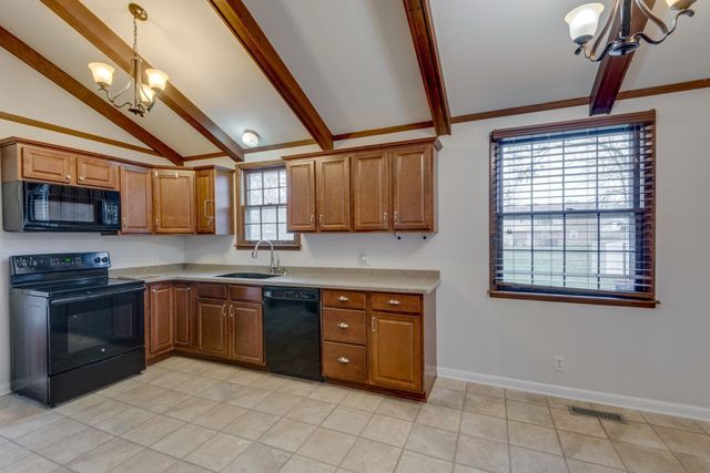 5413 Country Dr, Nashville, TN 37211