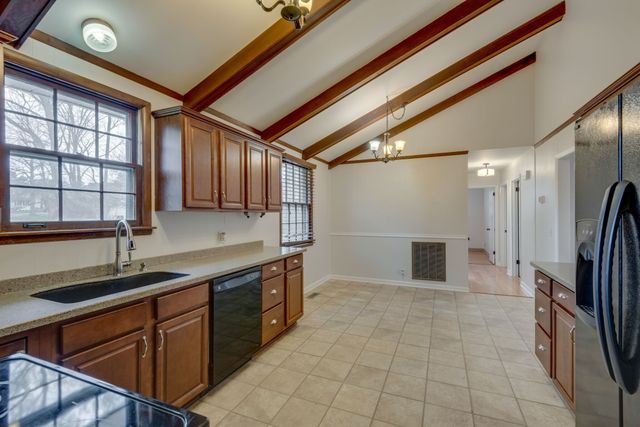 5413 Country Dr, Nashville, TN 37211