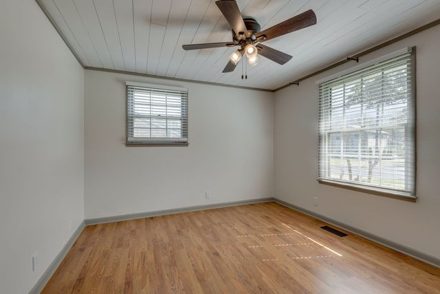 5413 Country Dr, Nashville, TN 37211