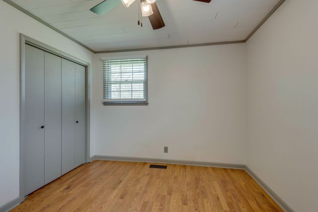 5413 Country Dr, Nashville, TN 37211