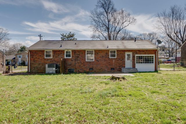 5413 Country Dr, Nashville, TN 37211