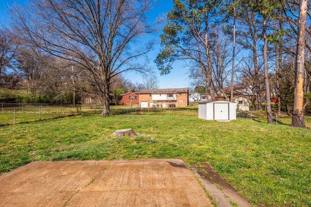 5413 Country Dr, Nashville, TN 37211