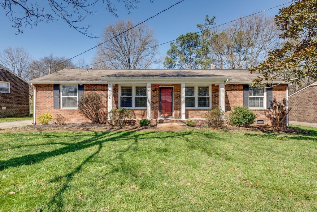 5413 Country Dr, Nashville, TN 37211
