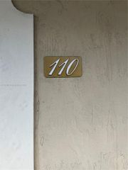 7985 NW 8th St 110A, Miami, FL 33126
