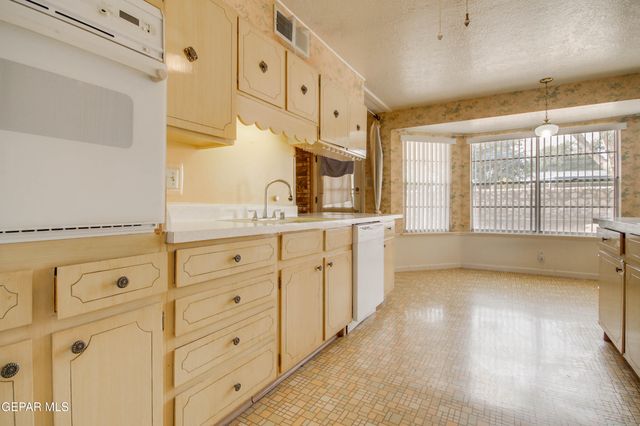 8808 SAMPSON Court, El Paso, TX 79925