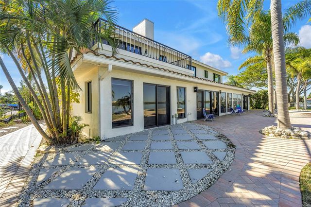 583 CRYSTAL DRIVE, Madeira Beach, FL 33708