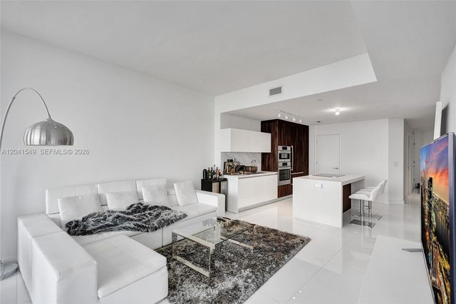 851 NE 1st Ave 3800, Miami, FL 33132