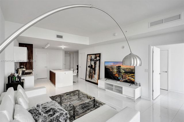 851 NE 1st Ave 3800, Miami, FL 33132