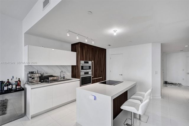 851 NE 1st Ave 3800, Miami, FL 33132
