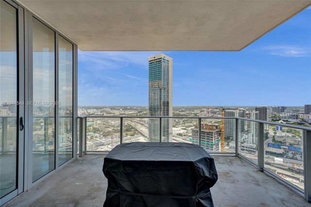 851 NE 1st Ave 3800, Miami, FL 33132