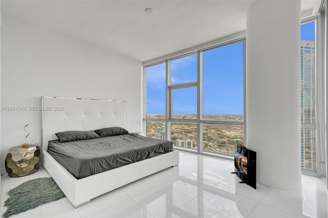 851 NE 1st Ave 3800, Miami, FL 33132