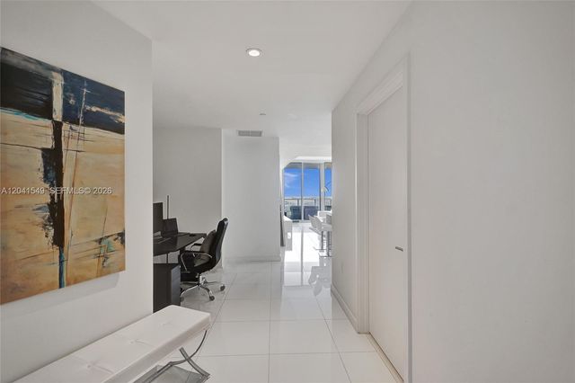 851 NE 1st Ave 3800, Miami, FL 33132