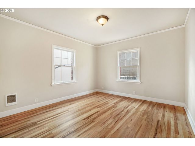 711 Ne RANDALL Ave 203, Portland, OR 97232