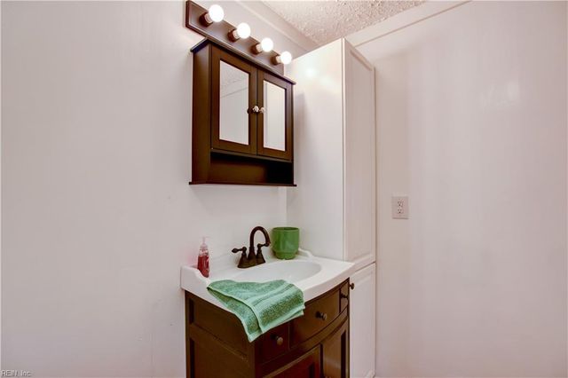 4412 Piney Swamp RD, Hayes, VA 23072