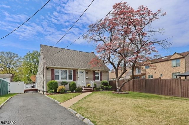 722 Pine St, Roselle Park Boro, NJ 07204