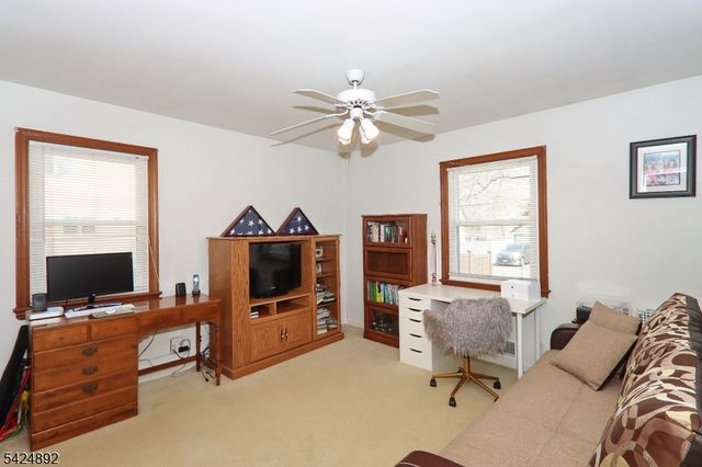 722 Pine St, Roselle Park Boro, NJ 07204
