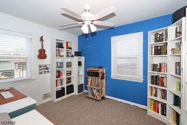 722 Pine St, Roselle Park Boro, NJ 07204
