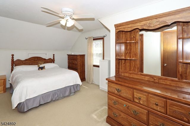722 Pine St, Roselle Park Boro, NJ 07204