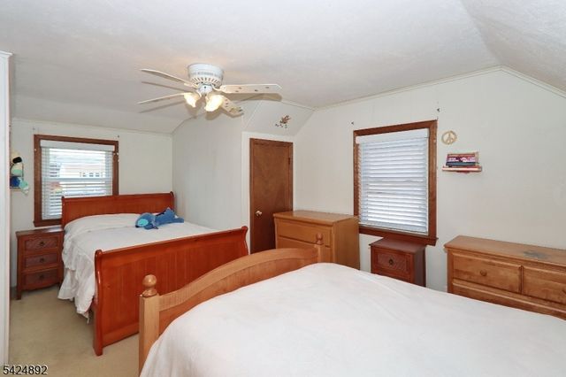 722 Pine St, Roselle Park Boro, NJ 07204