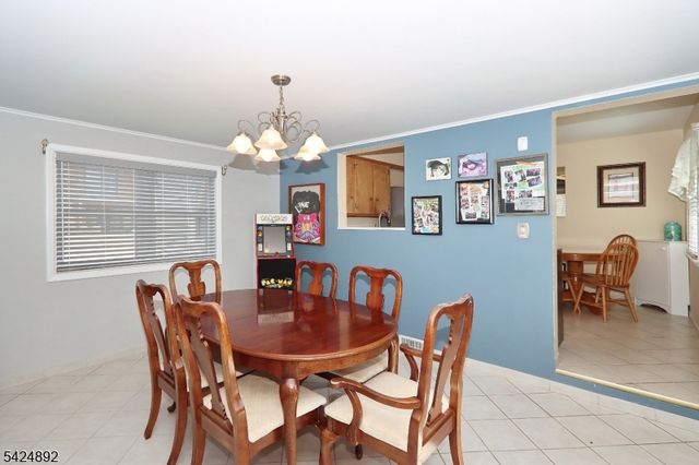 722 Pine St, Roselle Park Boro, NJ 07204