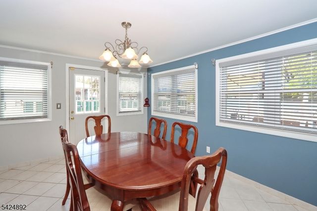 722 Pine St, Roselle Park Boro, NJ 07204