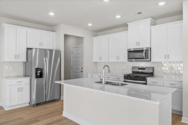 596 Cozy Bluff Road, Spartanburg, SC 29301