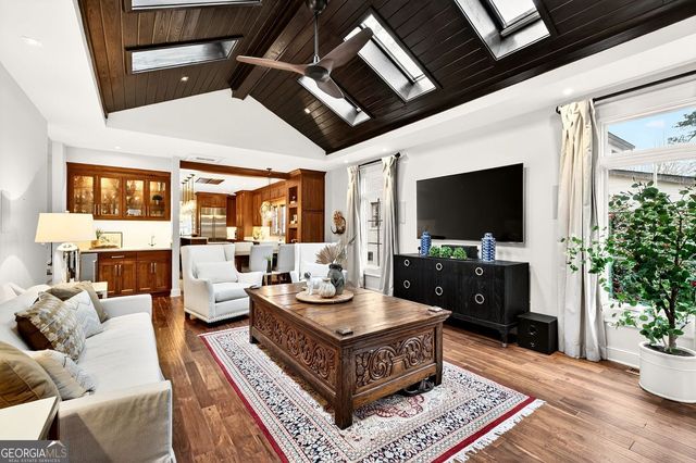 461 Pine Tree Drive NE, Atlanta, GA 30305