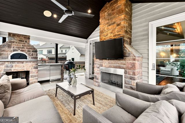 461 Pine Tree Drive NE, Atlanta, GA 30305