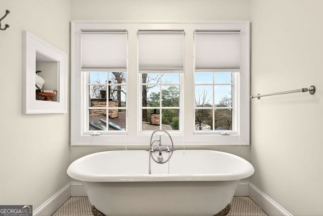 461 Pine Tree Drive NE, Atlanta, GA 30305