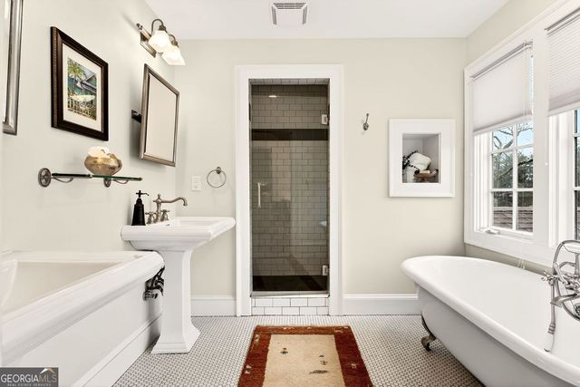 461 Pine Tree Drive NE, Atlanta, GA 30305