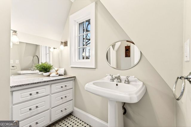 461 Pine Tree Drive NE, Atlanta, GA 30305