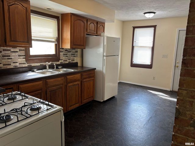230 E LAWRENCE Avenue, Springfield, IL 62704