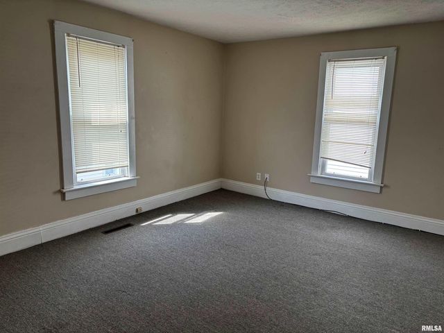 230 E LAWRENCE Avenue, Springfield, IL 62704