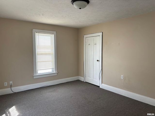 230 E LAWRENCE Avenue, Springfield, IL 62704