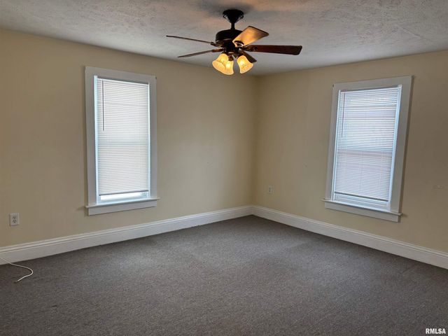 230 E LAWRENCE Avenue, Springfield, IL 62704
