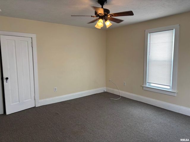 230 E LAWRENCE Avenue, Springfield, IL 62704