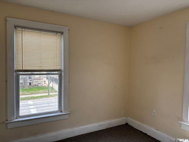 230 E LAWRENCE Avenue, Springfield, IL 62704