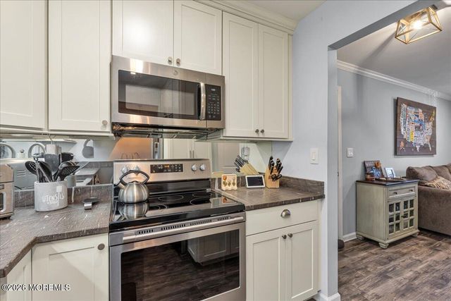 114 Wellington Place, Matawan, NJ 07747