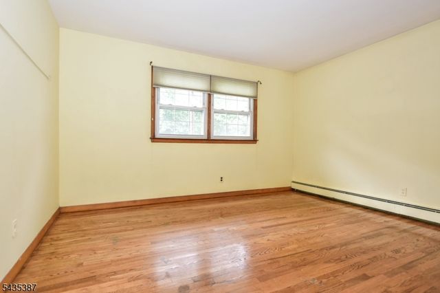 8 Royal Ave, Hawthorne Boro, NJ 07506