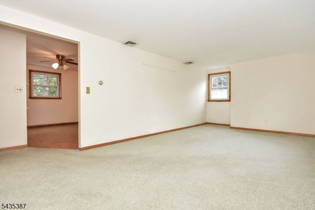 8 Royal Ave, Hawthorne Boro, NJ 07506