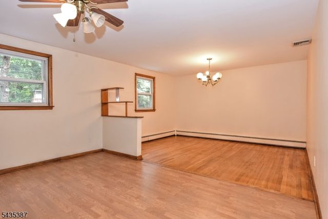 8 Royal Ave, Hawthorne Boro, NJ 07506