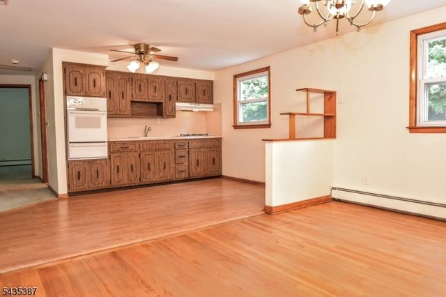 8 Royal Ave, Hawthorne Boro, NJ 07506