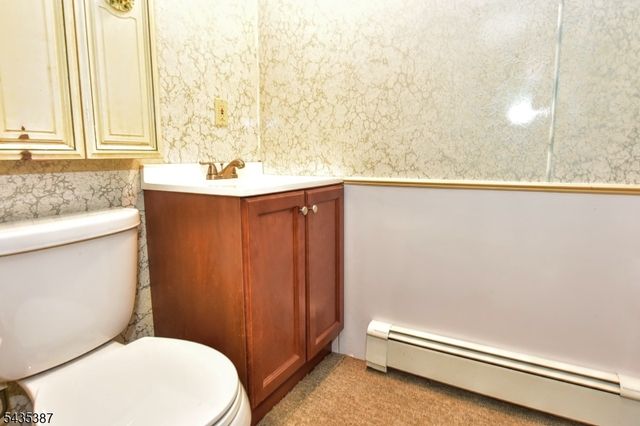8 Royal Ave, Hawthorne Boro, NJ 07506
