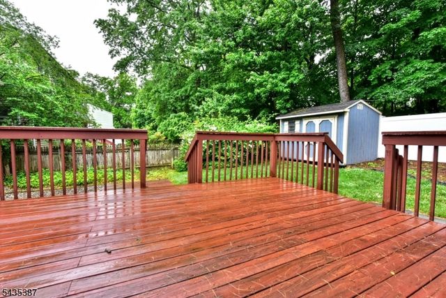8 Royal Ave, Hawthorne Boro, NJ 07506