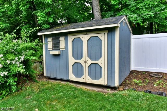 8 Royal Ave, Hawthorne Boro, NJ 07506