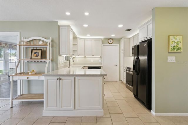 26632 W COVE DRIVE, Tavares, FL 32778