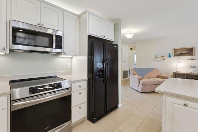 26632 W COVE DRIVE, Tavares, FL 32778