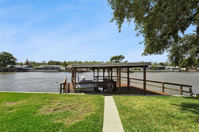 26632 W COVE DRIVE, Tavares, FL 32778