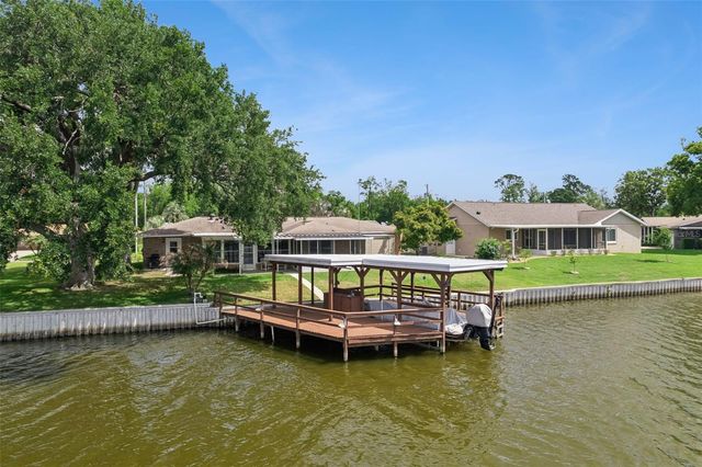 26632 W COVE DRIVE, Tavares, FL 32778