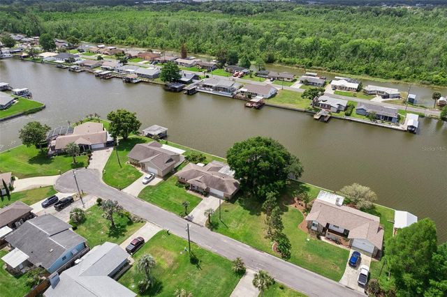 26632 W COVE DRIVE, Tavares, FL 32778